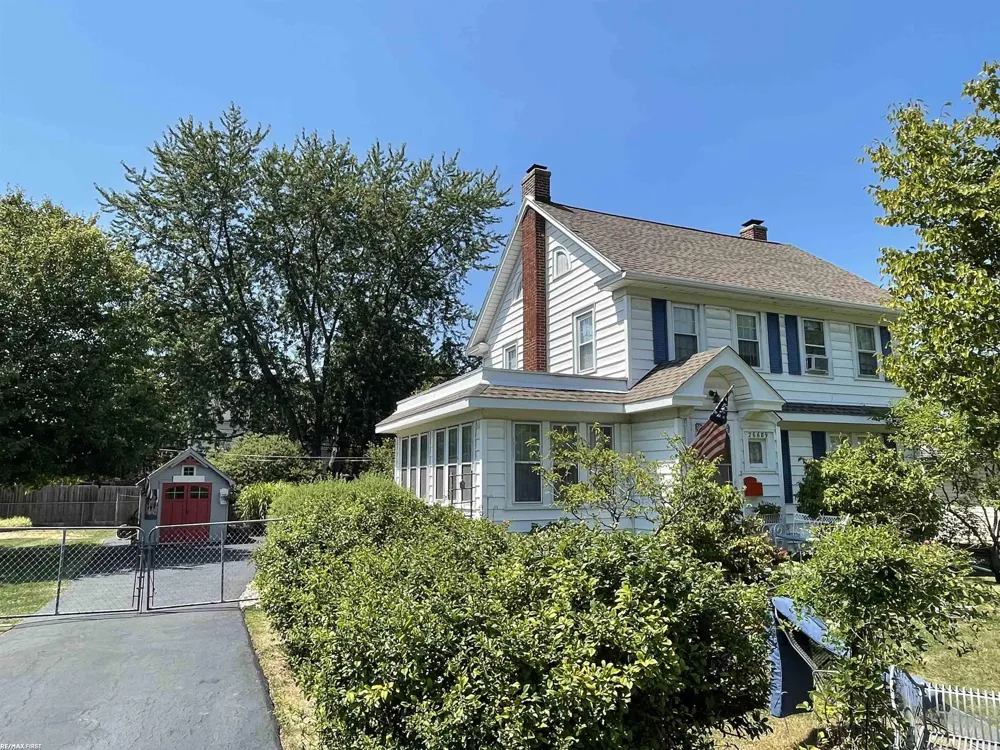 26689 Elm Street Roseville City, MI 48066