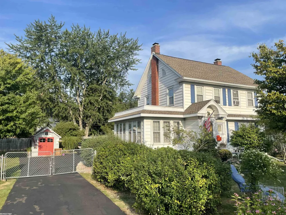 26689 Elm Street Roseville City, MI 48066