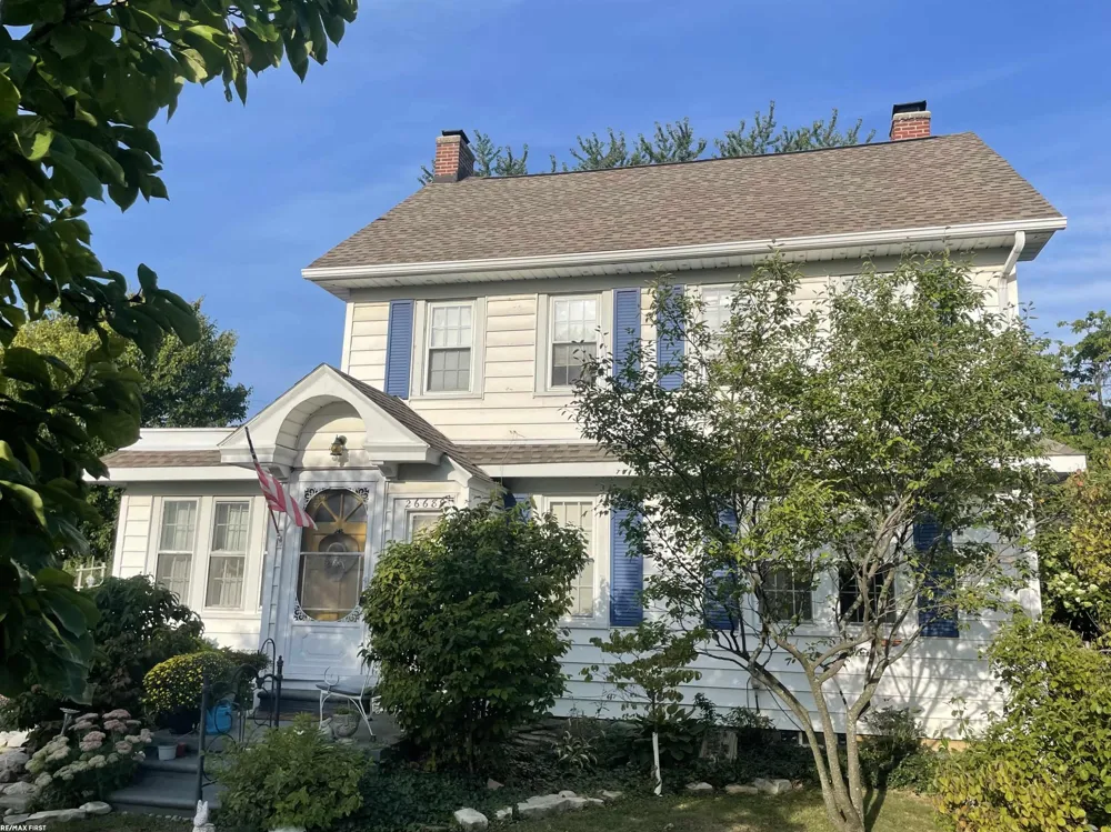 26689 Elm Street Roseville City, MI 48066