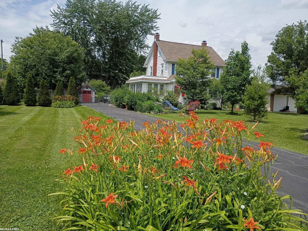 26689 Elm Street Roseville City, MI 48066