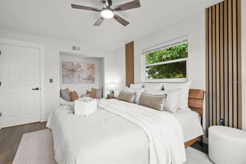 30 OAKLAND HILLS COURT Rotonda West, FL 33947