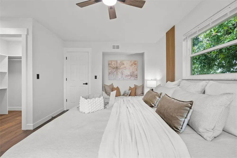 30 OAKLAND HILLS COURT Rotonda West, FL 33947