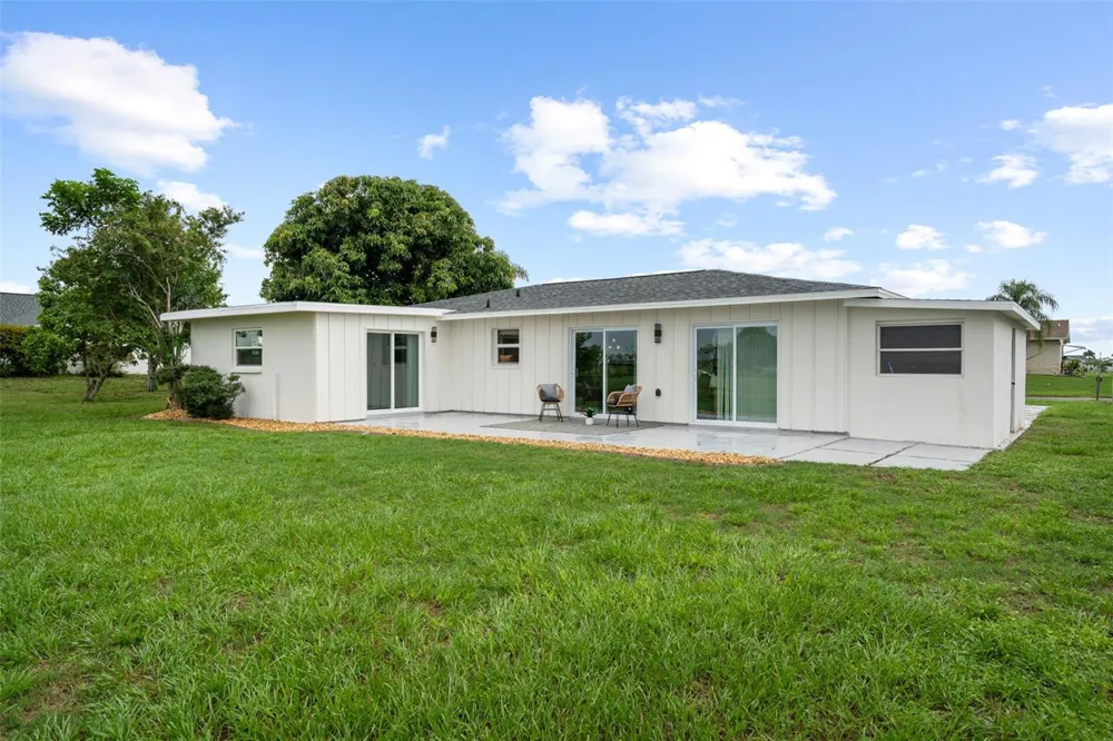 30 OAKLAND HILLS COURT Rotonda West, FL 33947