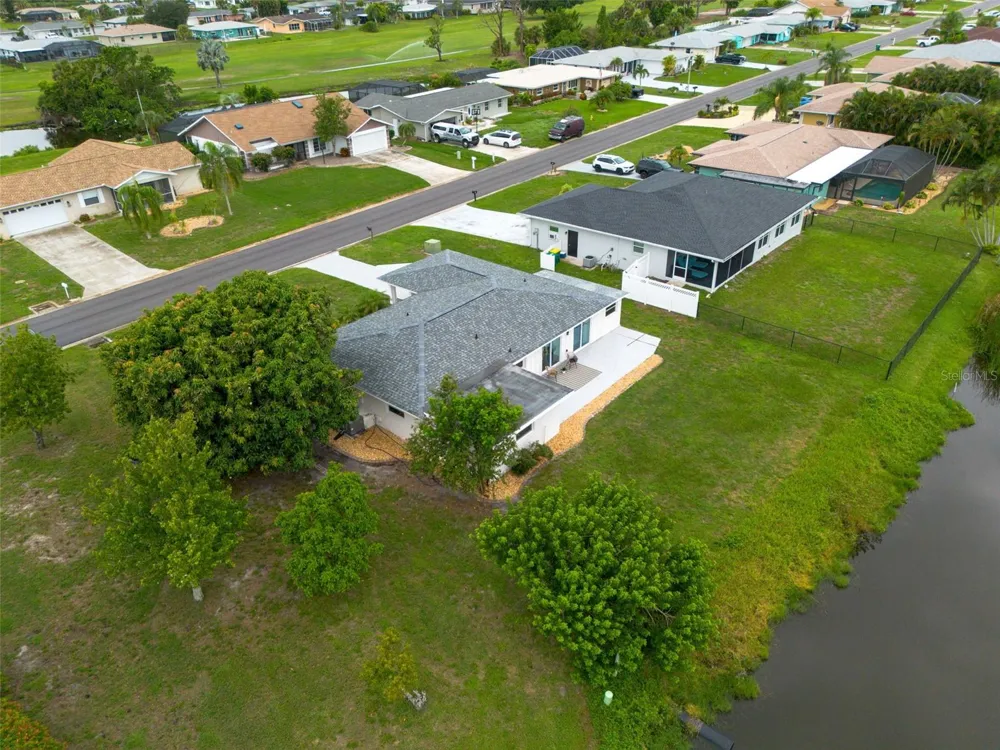 30 OAKLAND HILLS COURT Rotonda West, FL 33947