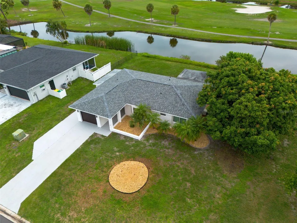 30 OAKLAND HILLS COURT Rotonda West, FL 33947