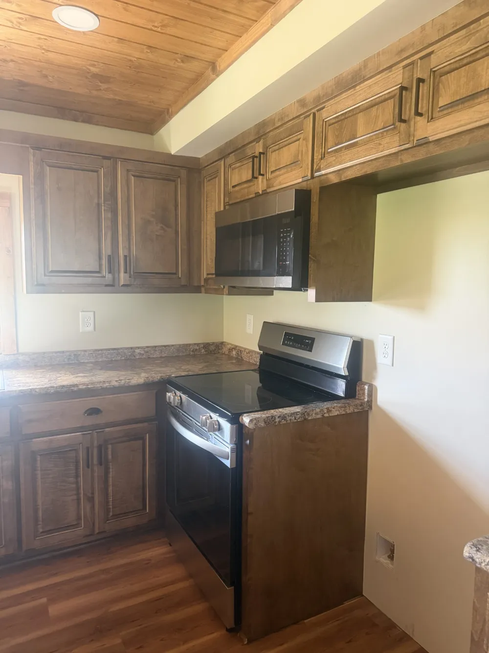 231 JJ Ln Hillsboro, TN 37342
