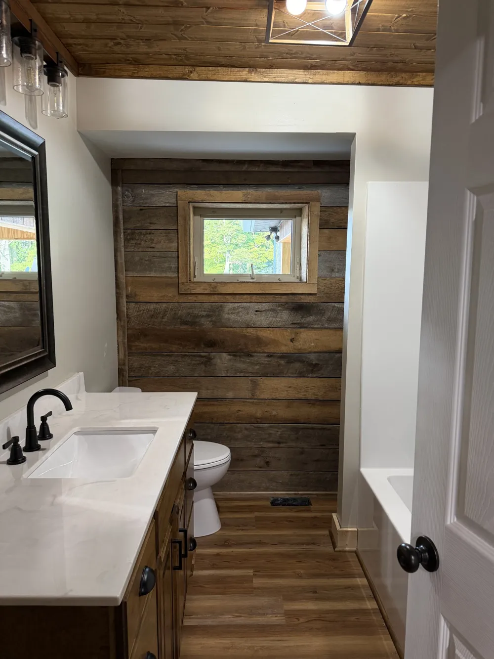 231 JJ Ln Hillsboro, TN 37342