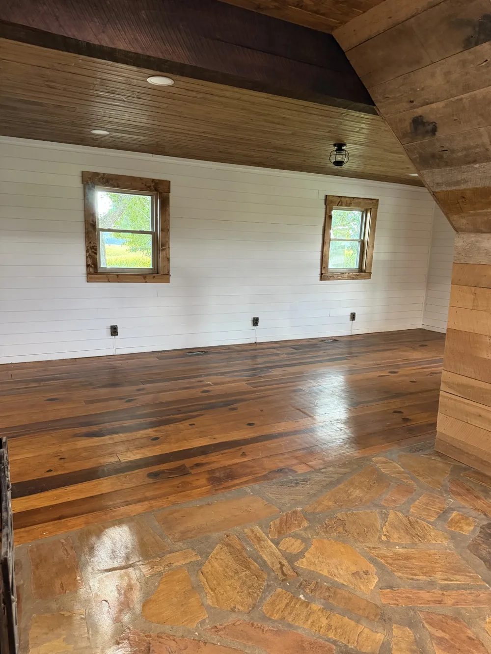 231 JJ Ln Hillsboro, TN 37342