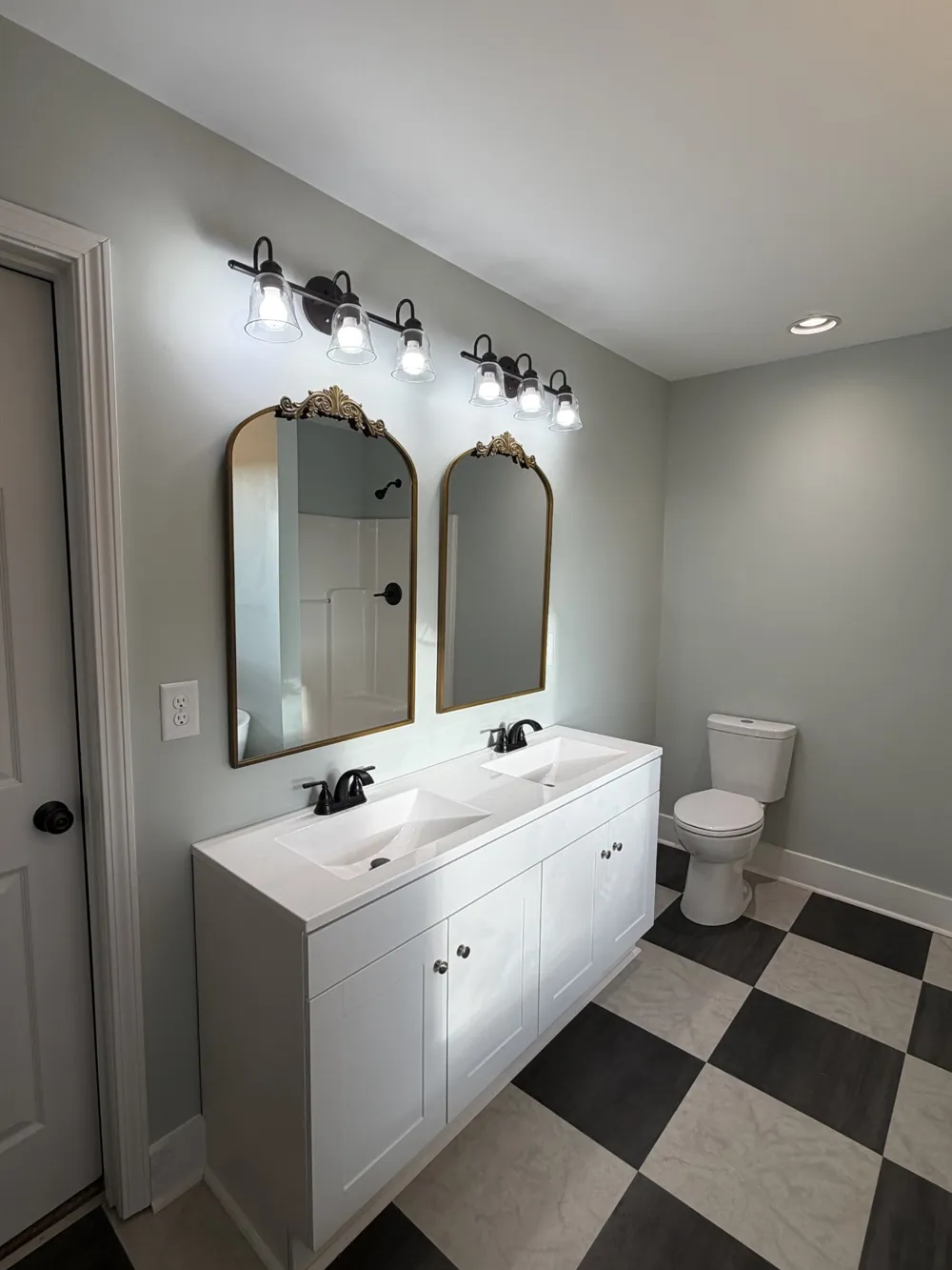 231 JJ Ln Hillsboro, TN 37342