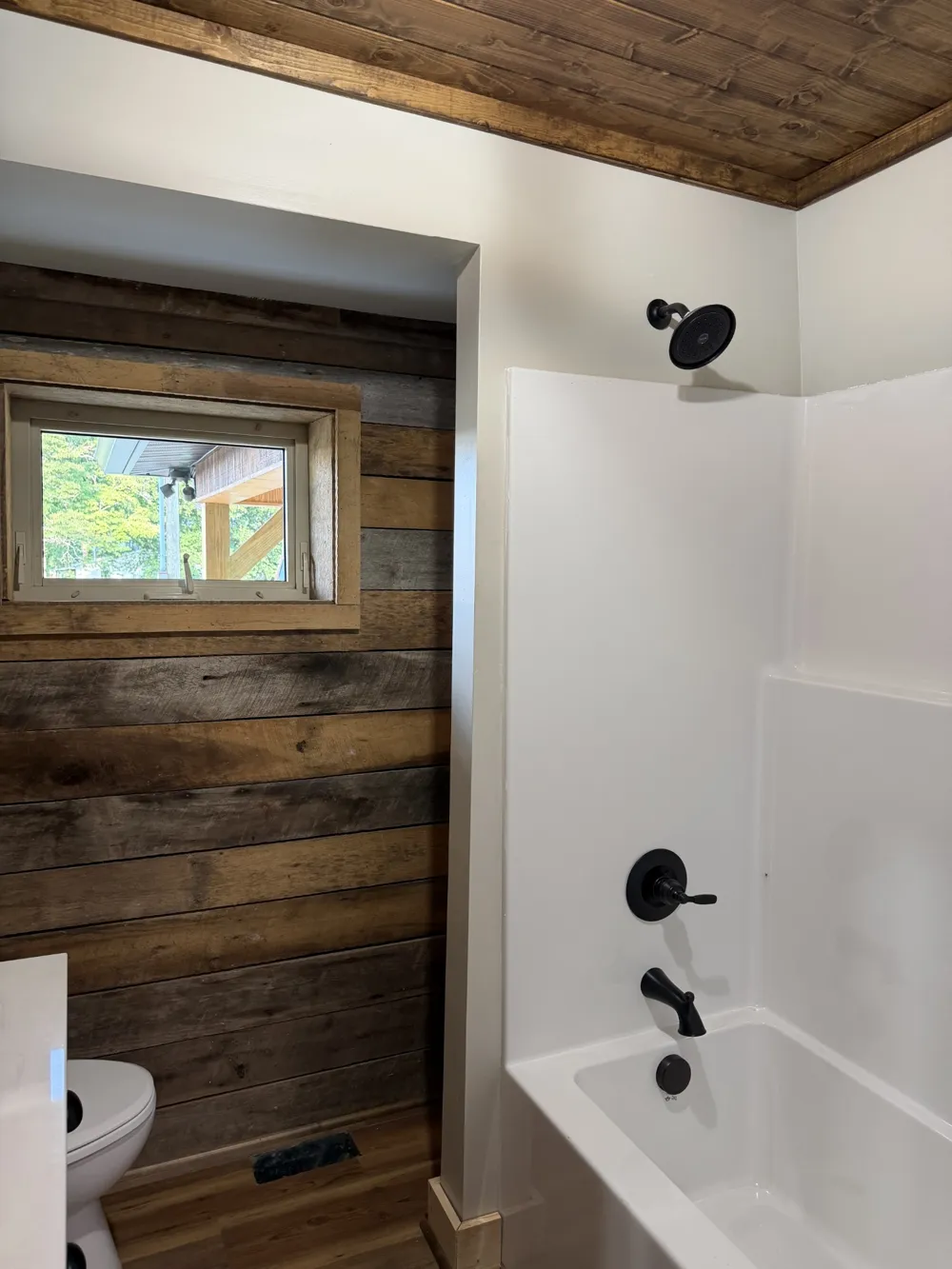 231 JJ Ln Hillsboro, TN 37342
