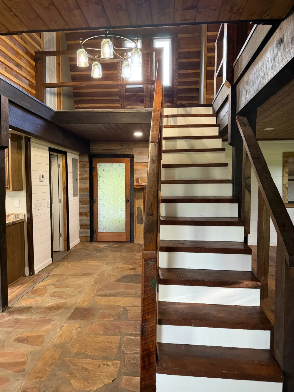 231 JJ Ln Hillsboro, TN 37342