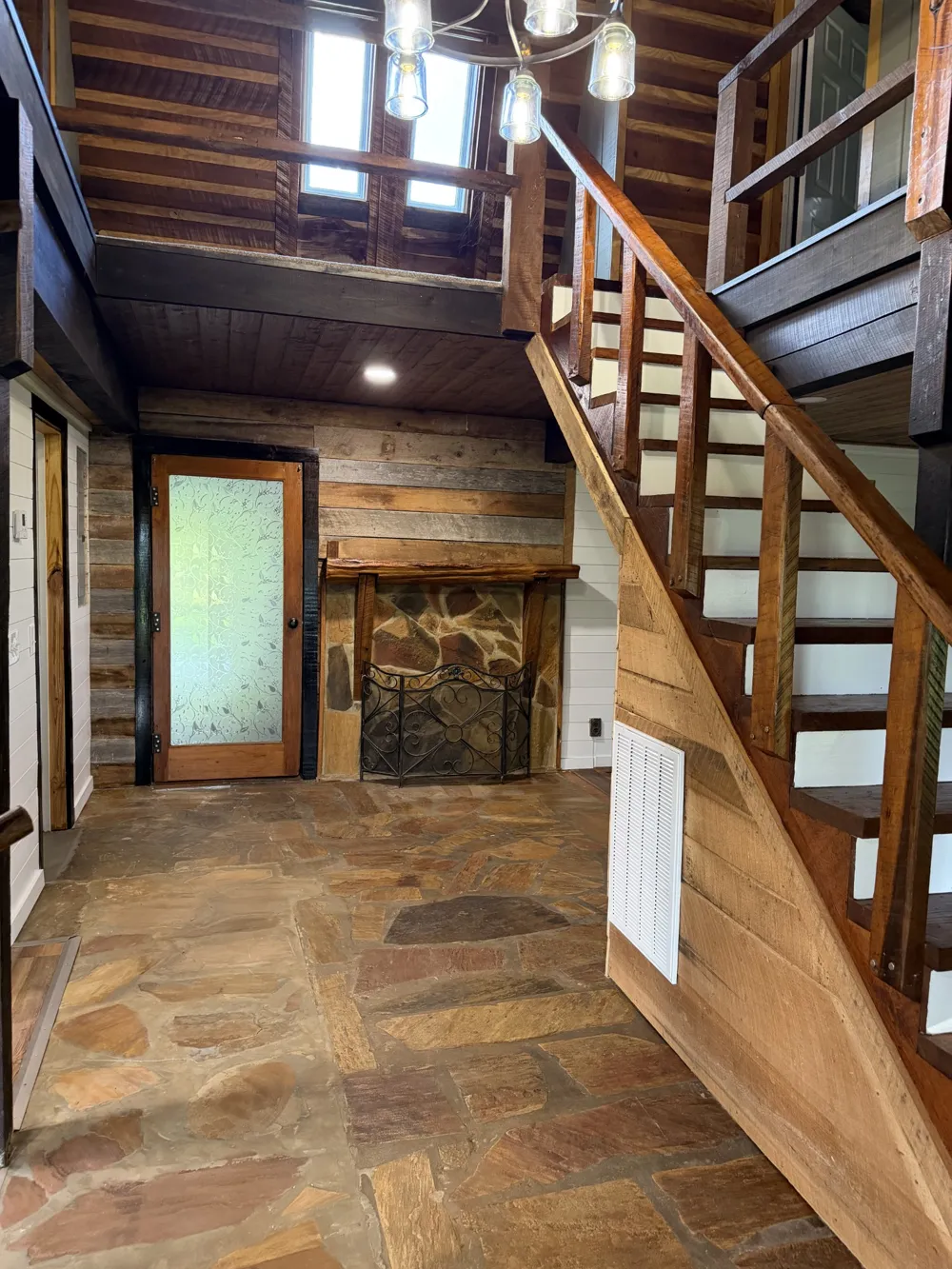 231 JJ Ln Hillsboro, TN 37342