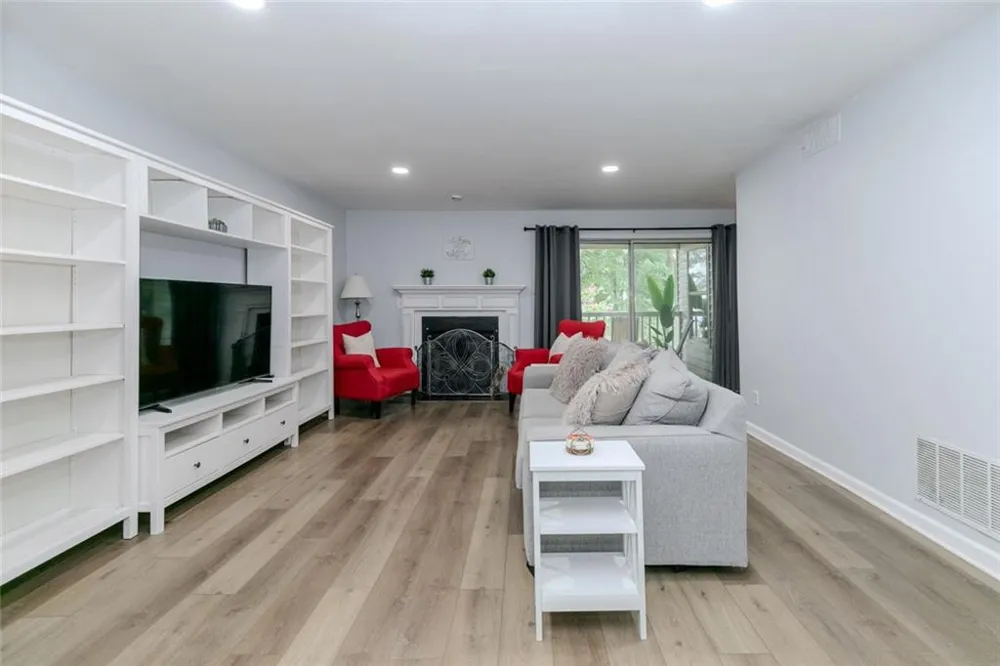 3058 Westwood Way Alpharetta, GA 30004