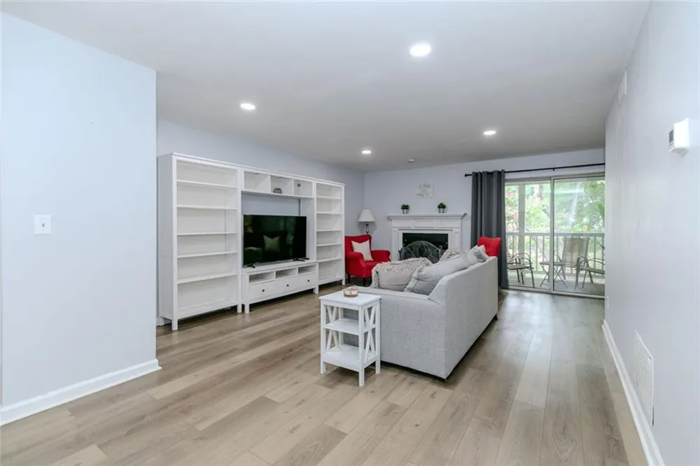 3058 Westwood Way Alpharetta, GA 30004