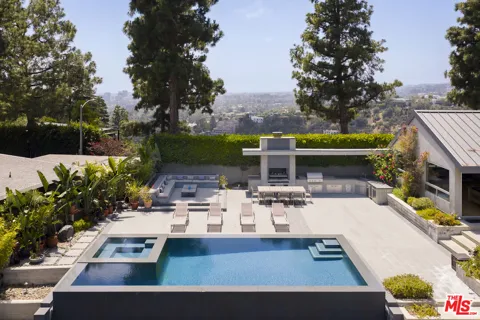 1270 Lago Vista Drive