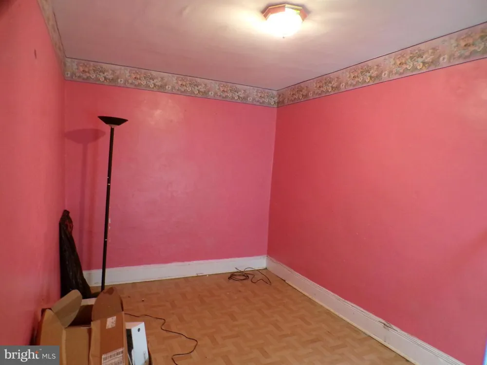 5662 HEISKELL STREET Philadelphia, PA 19144