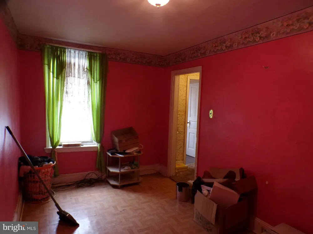 5662 HEISKELL STREET Philadelphia, PA 19144