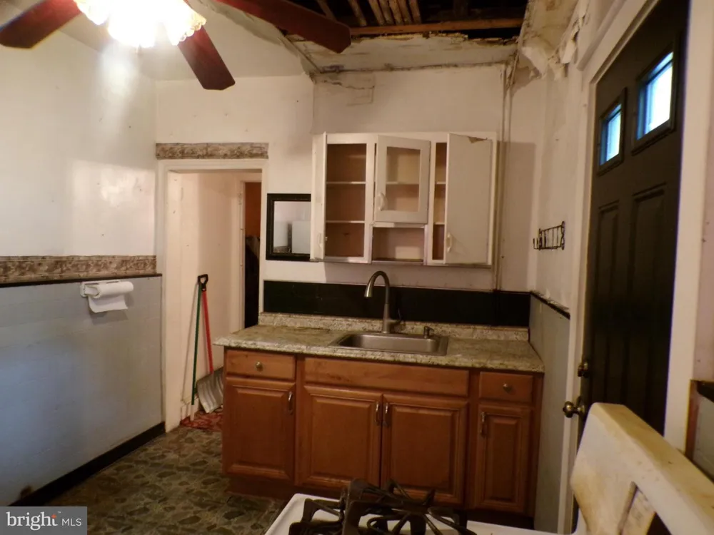 5662 HEISKELL STREET Philadelphia, PA 19144