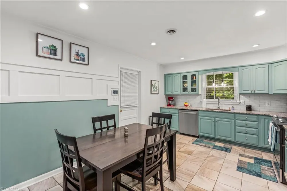 216 Vancouver Court Kernersville, NC 27284