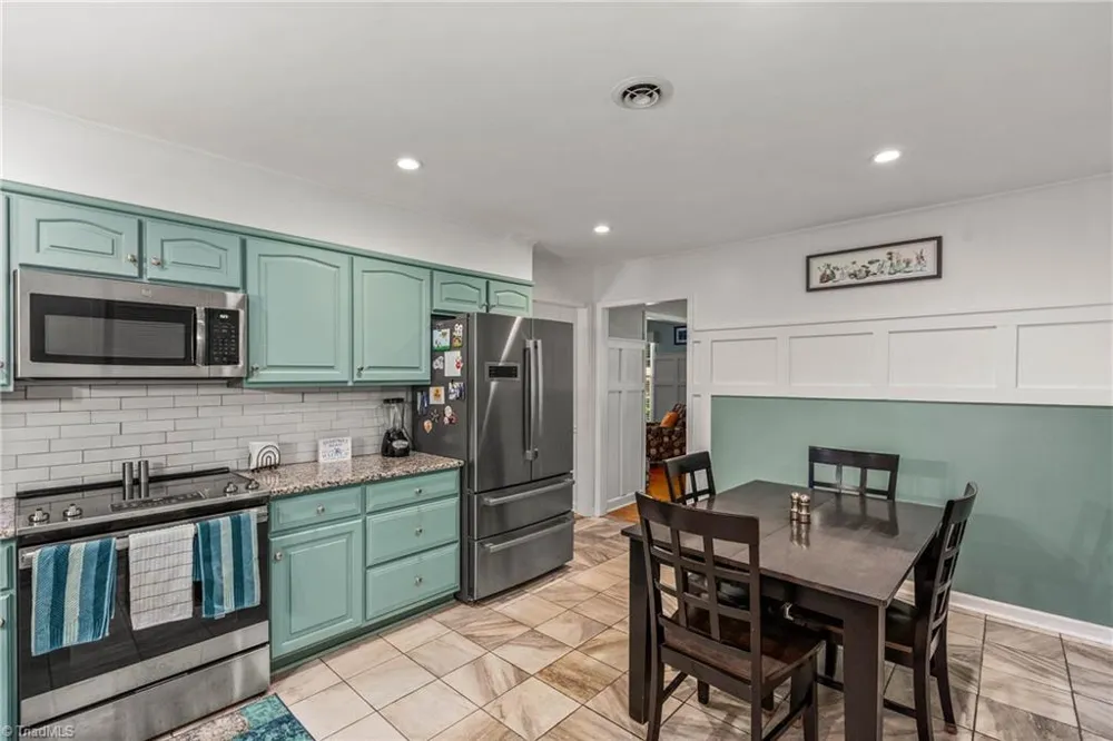 216 Vancouver Court Kernersville, NC 27284