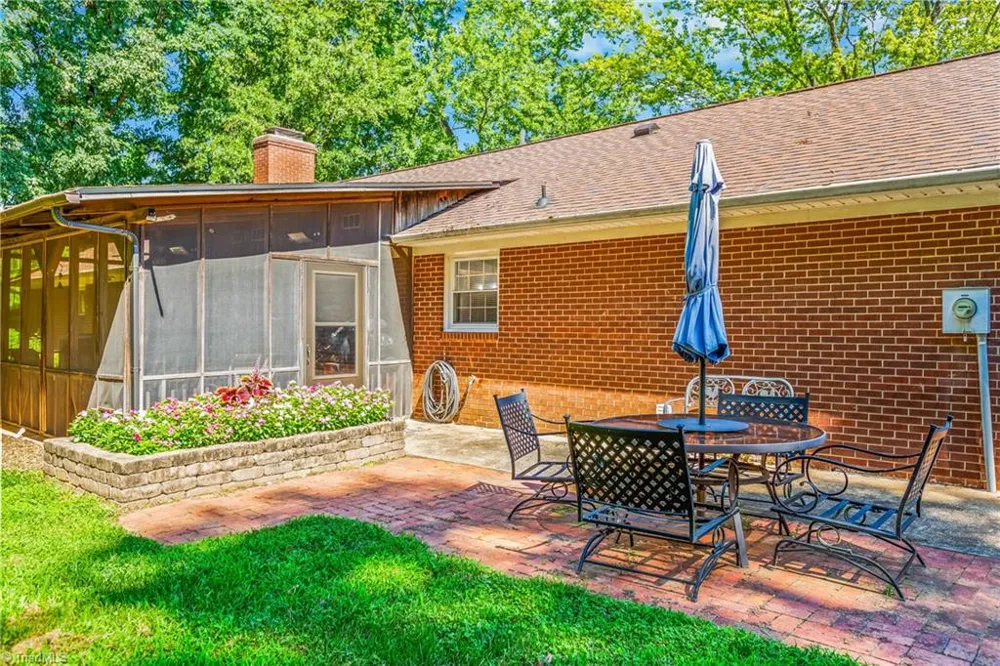 216 Vancouver Court Kernersville, NC 27284