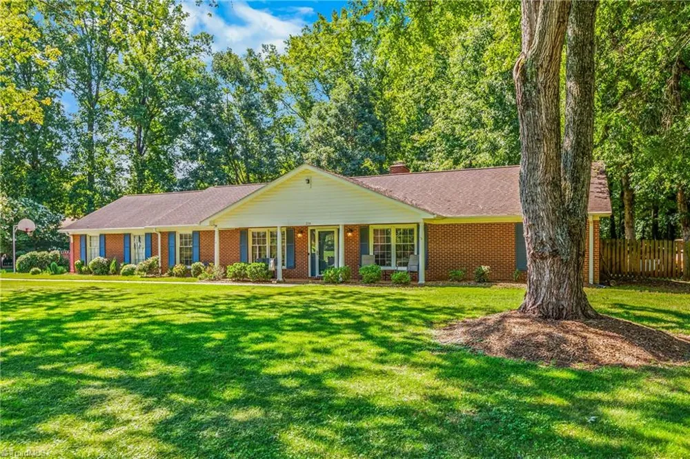 216 Vancouver Court Kernersville, NC 27284