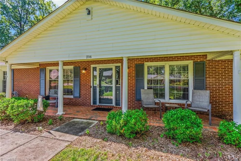 216 Vancouver Court Kernersville, NC 27284