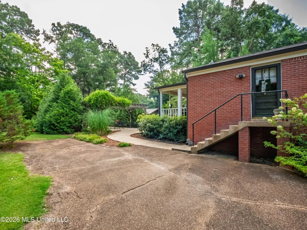 400 Butler Street Sardis, MS 38666