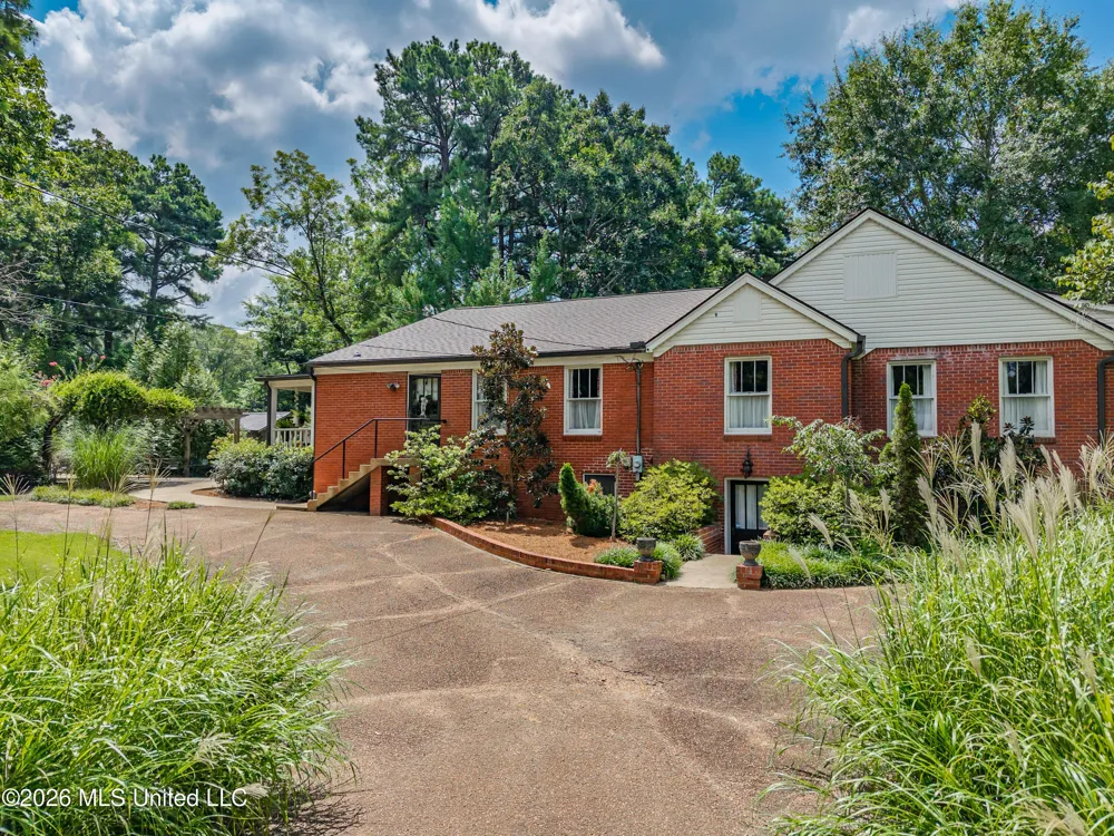 400 Butler Street Sardis, MS 38666