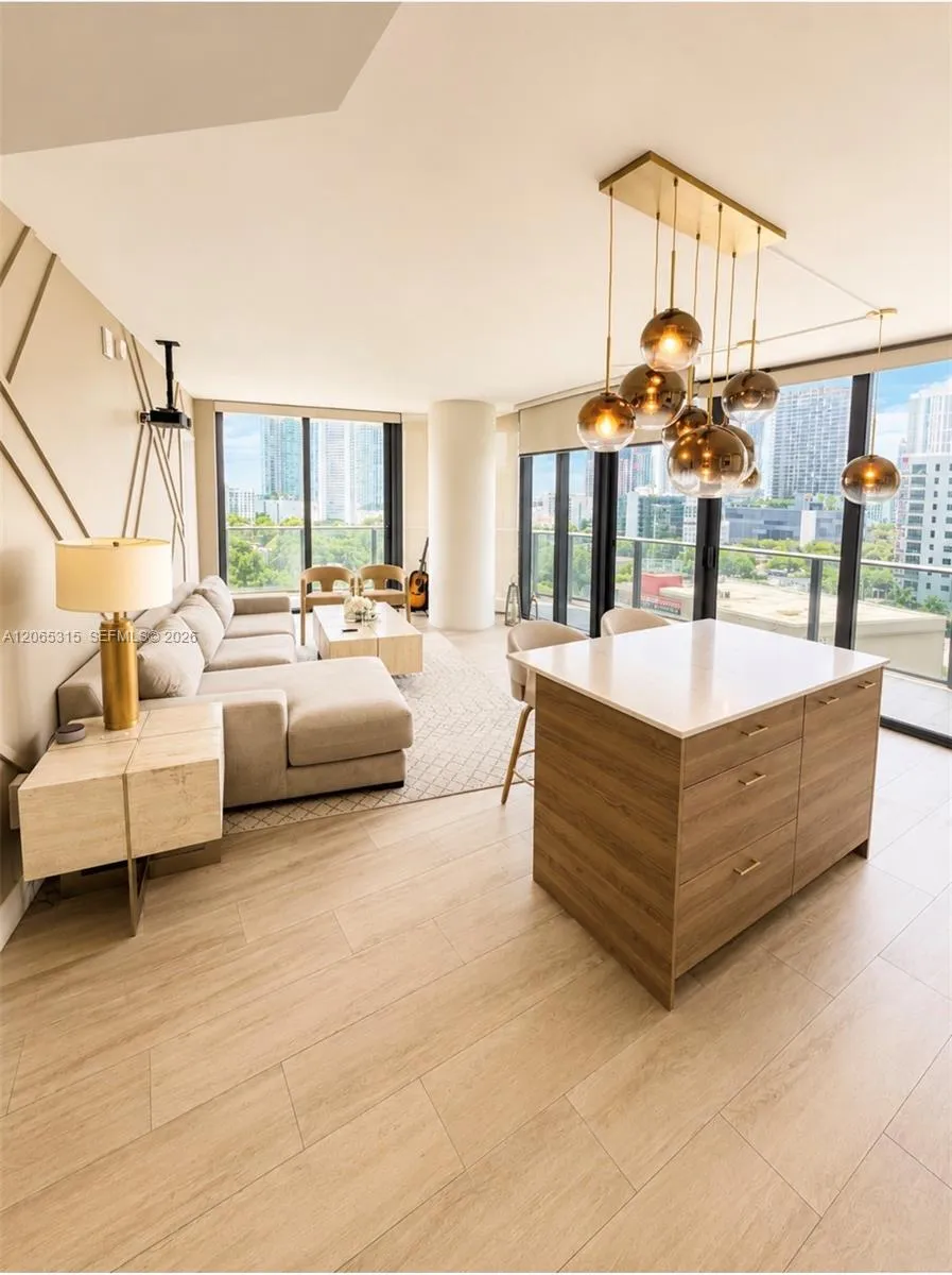 121 NE 34th St #904 Miami, FL 33137