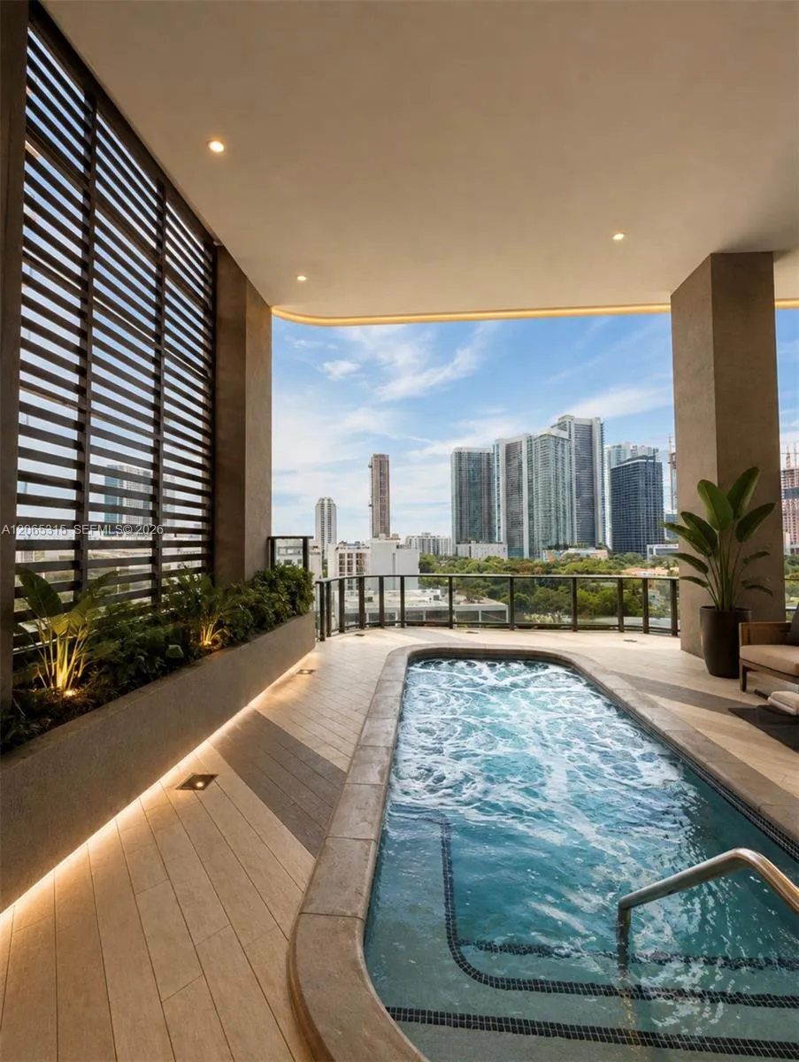 121 NE 34th St #904 Miami, FL 33137