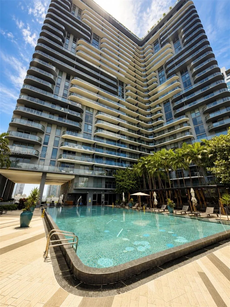 121 NE 34th St #904 Miami, FL 33137