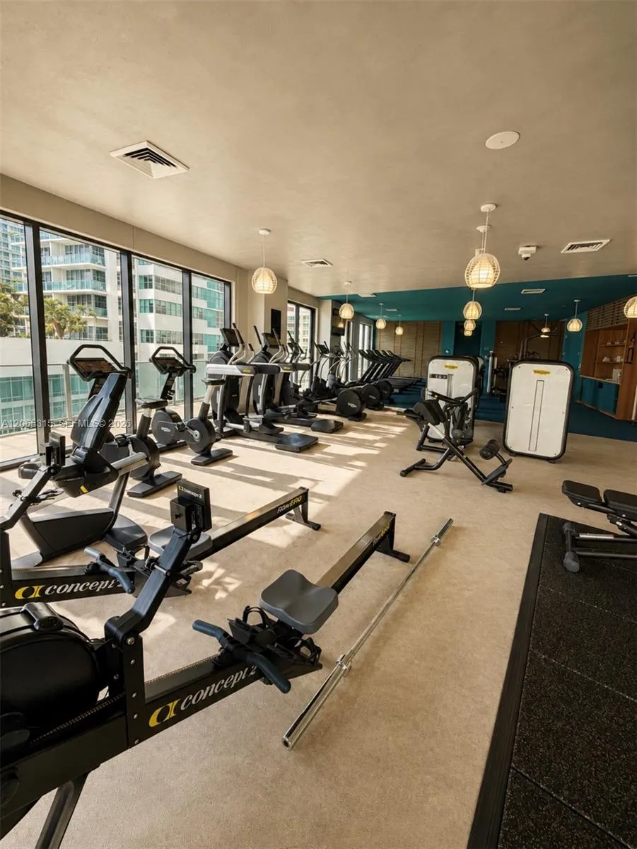121 NE 34th St #904 Miami, FL 33137