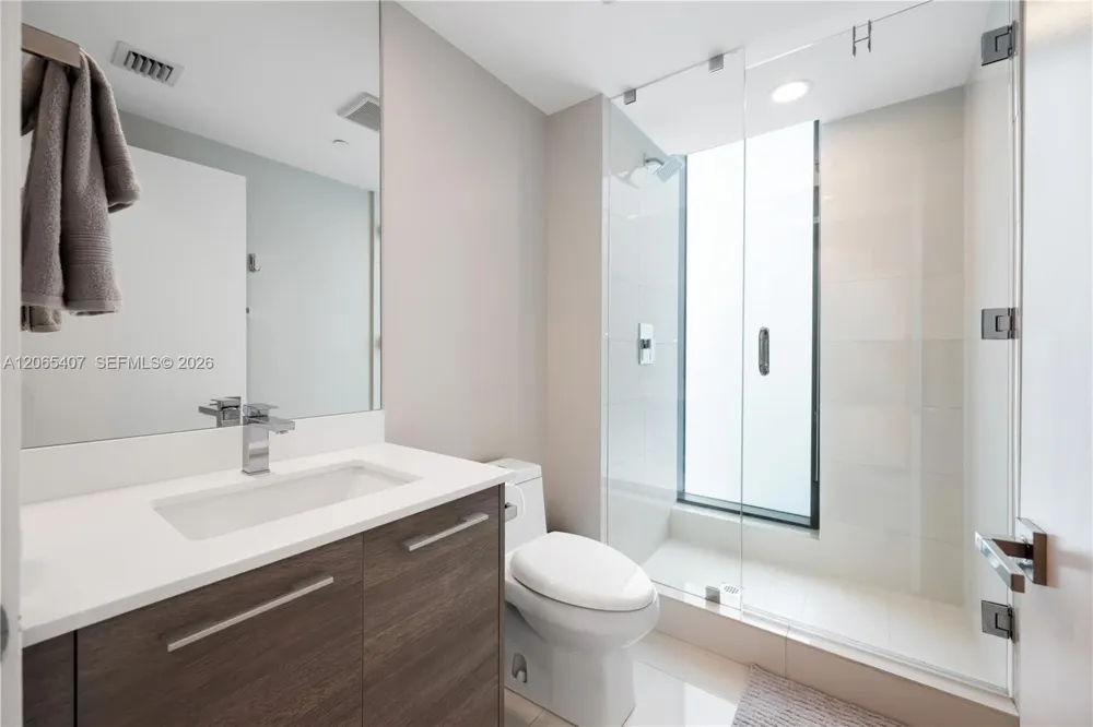 650 NE 32nd St #1501 Miami, FL 33137
