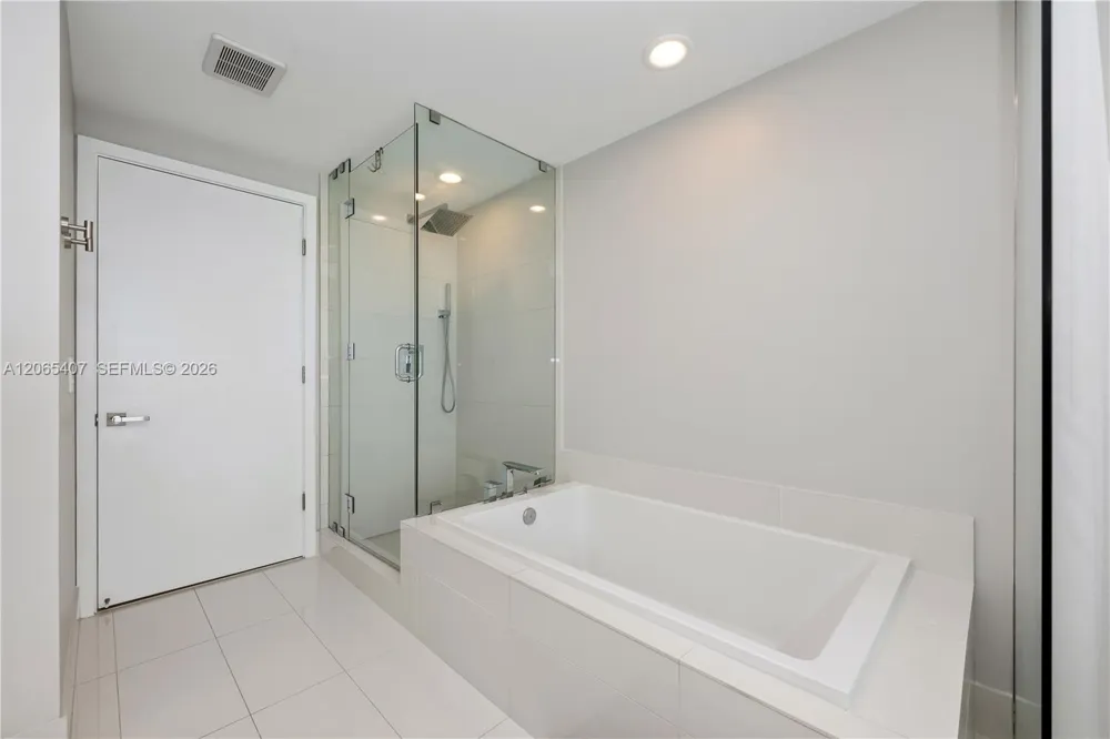 650 NE 32nd St #1501 Miami, FL 33137