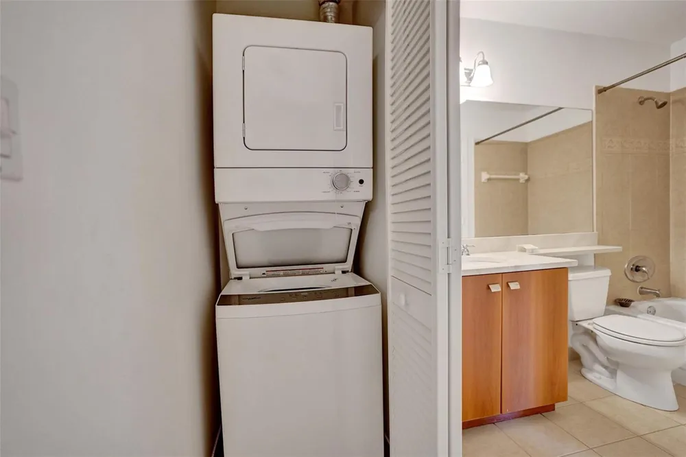 1050 CRYSTAL WAY Delray Beach, FL 33444