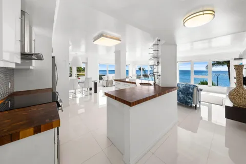 2066 OCEAN BOULEVARD #2NE