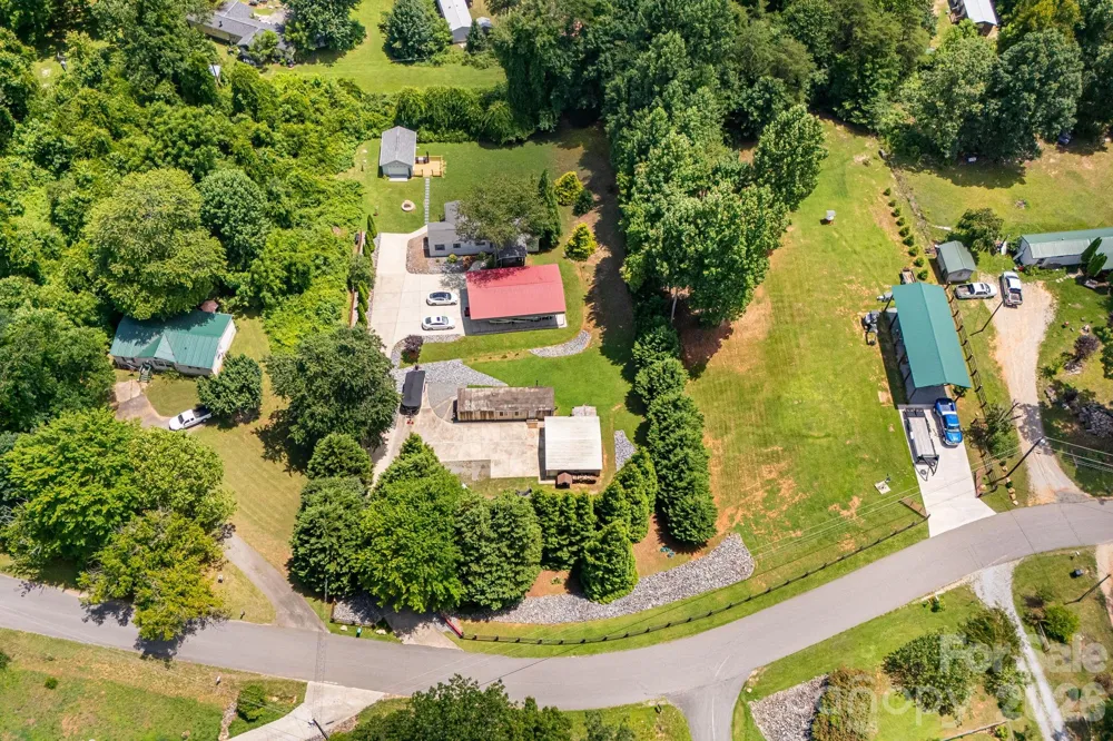 340 and 298 Apache Path Marion, NC 28752