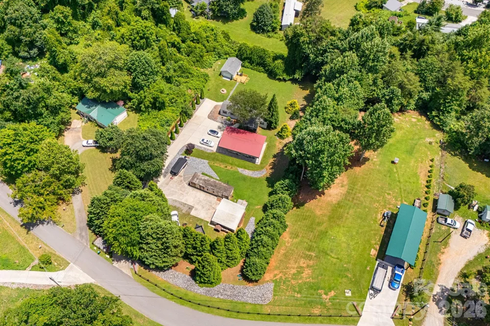 340 and 298 Apache Path Marion, NC 28752