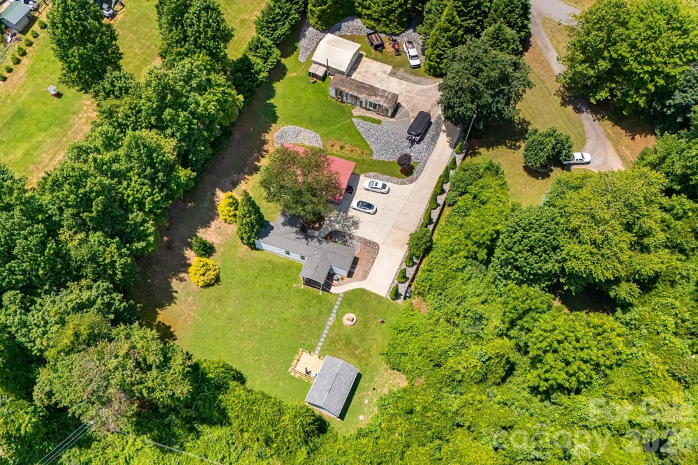 340 and 298 Apache Path Marion, NC 28752