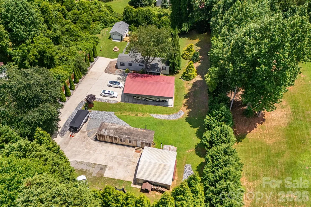 340 and 298 Apache Path Marion, NC 28752