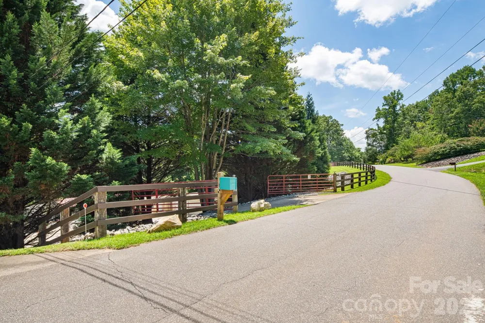 340 and 298 Apache Path Marion, NC 28752