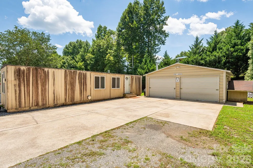 340 and 298 Apache Path Marion, NC 28752