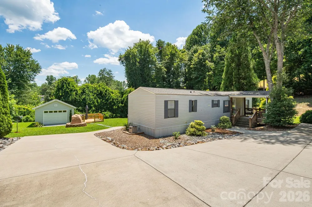 340 and 298 Apache Path Marion, NC 28752