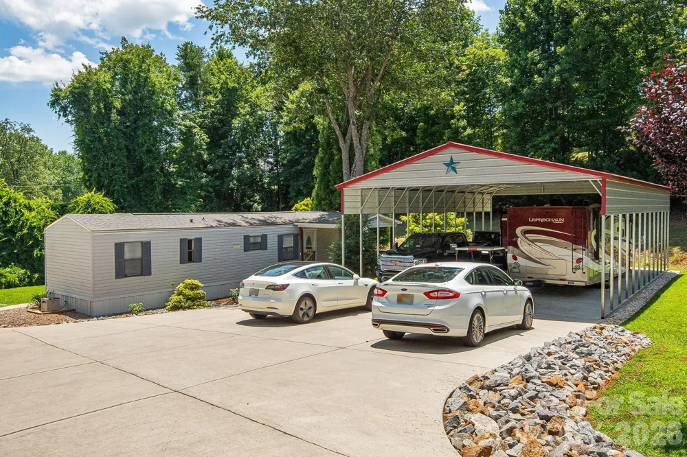 340 and 298 Apache Path Marion, NC 28752
