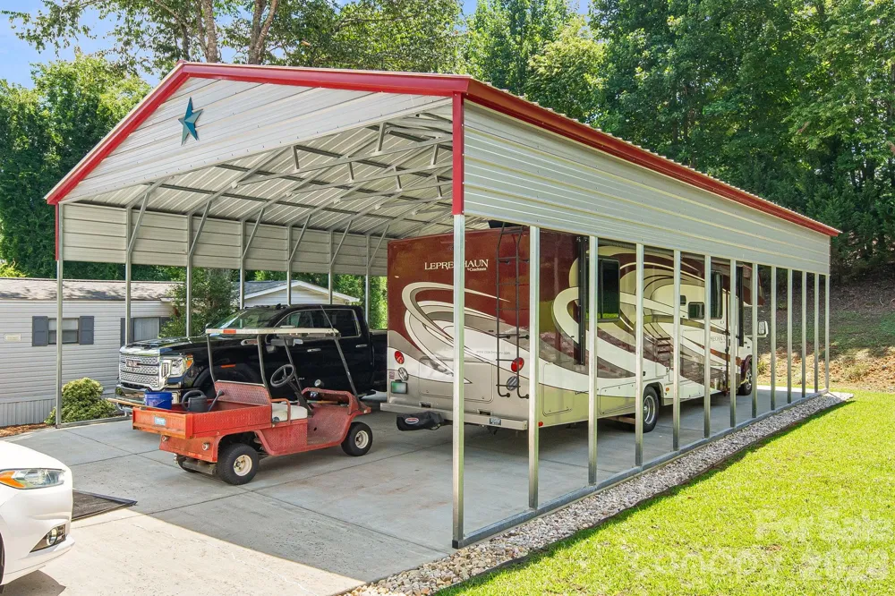 340 and 298 Apache Path Marion, NC 28752