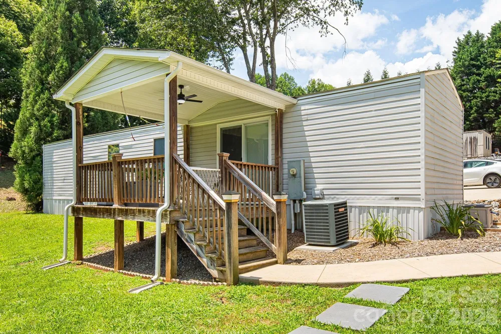 340 and 298 Apache Path Marion, NC 28752