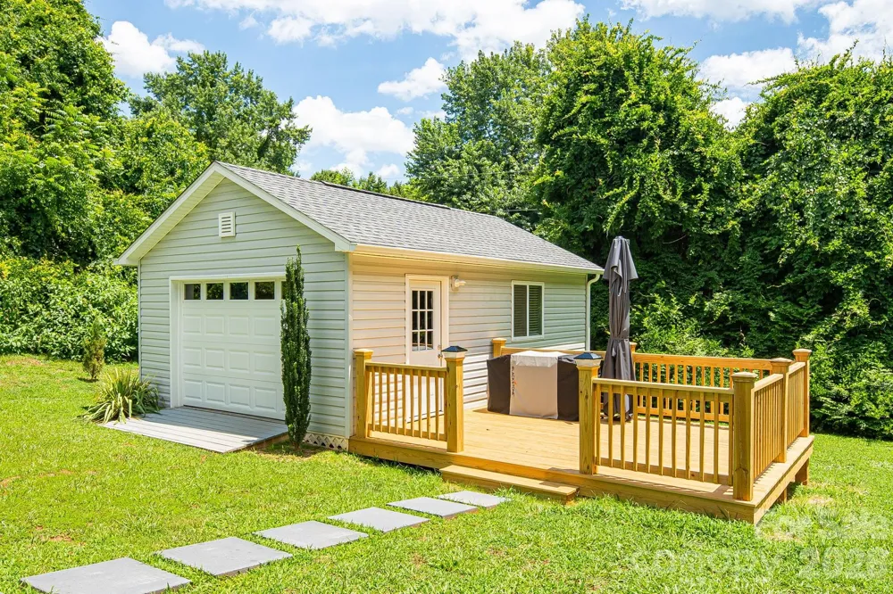 340 and 298 Apache Path Marion, NC 28752