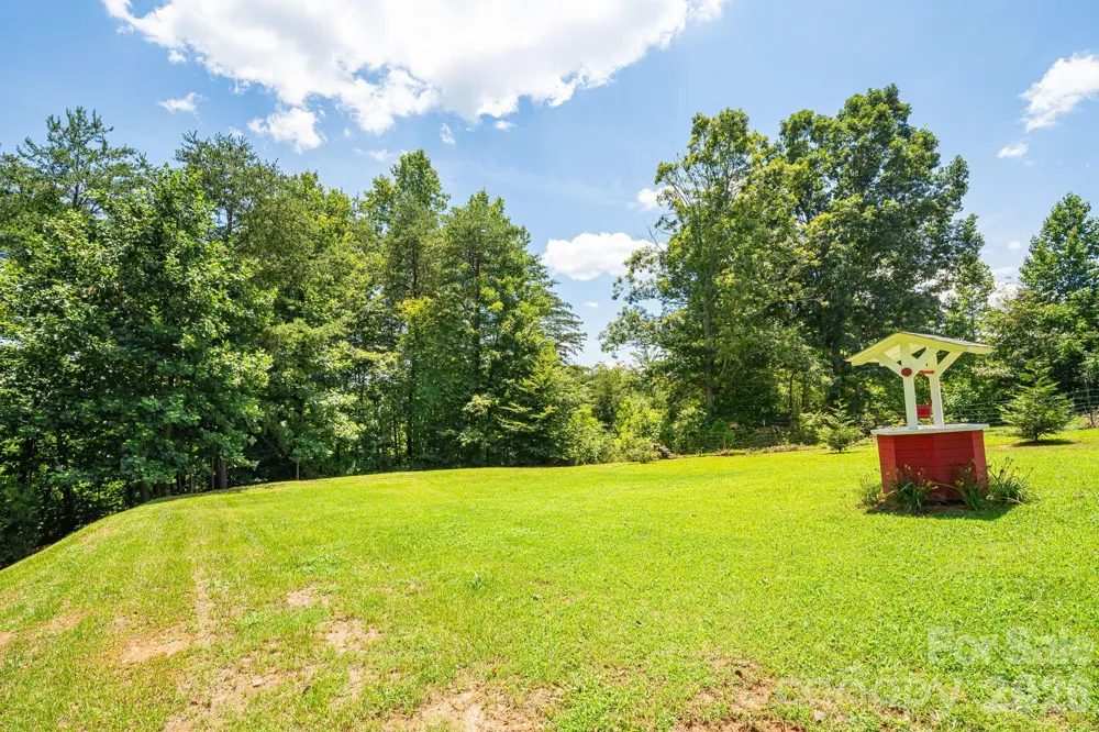 340 and 298 Apache Path Marion, NC 28752