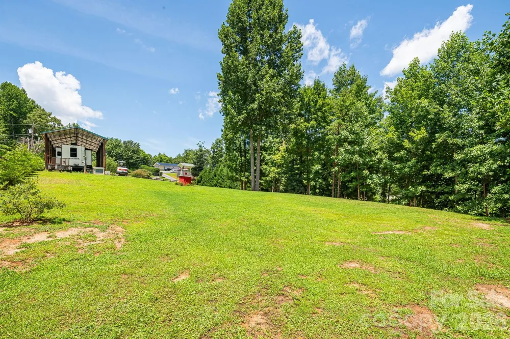 340 and 298 Apache Path Marion, NC 28752